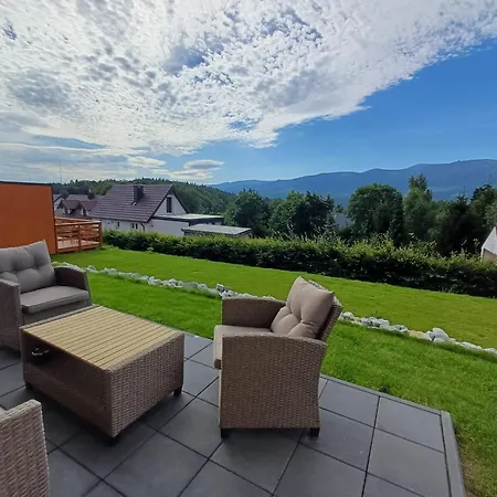 Sloneczne Chatki شكلارسكا بوريبا